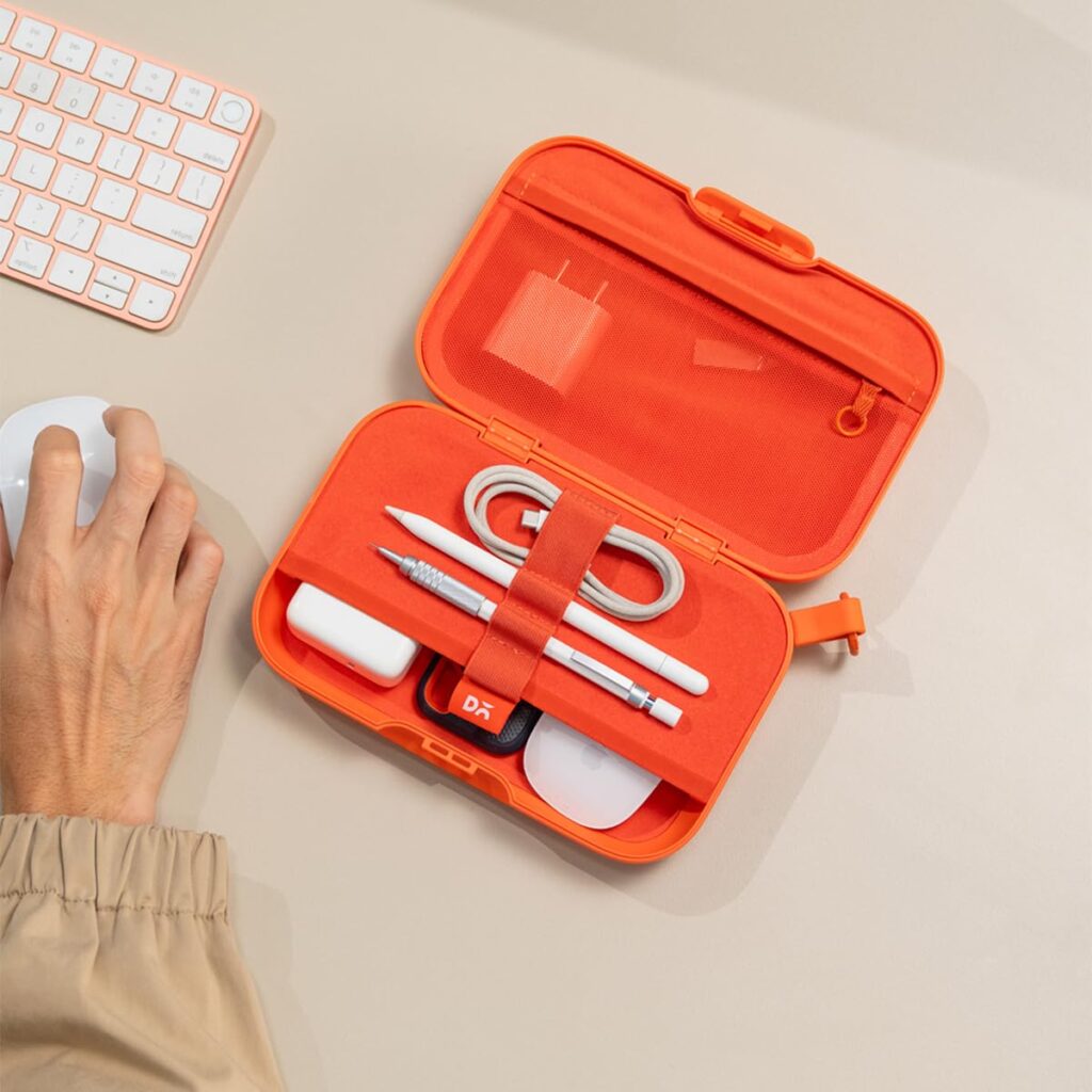  DailyObjects Vault Tech Organiser